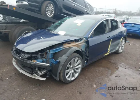 2020 Tesla Model 3 Standard Range Plus Rear-Wheel Drive/Standard Range Rear-Wheel Drive из США, поврежденный, VIN 5YJ3E1EA3LF740749